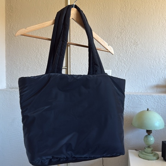 NWT - BearPaw Black Puffer Tote Travel Bag - Picture 7 of 8